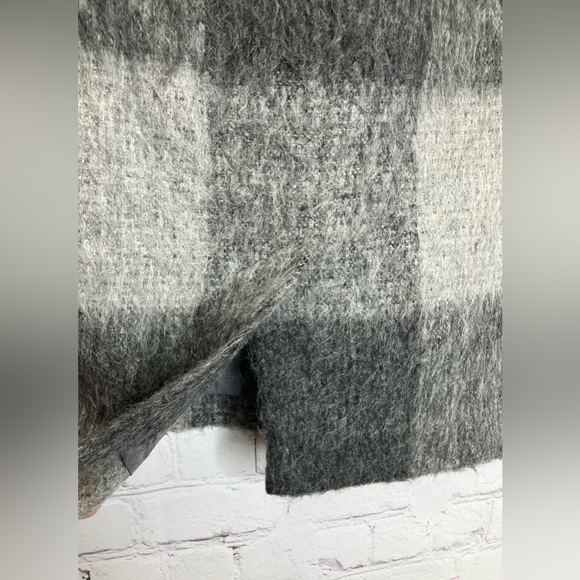 Talbots Gray and Black Buffalo Plaid Wool Blend Short Skirt Size 12 - Picture 3 of 7